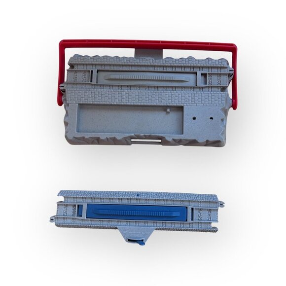 Thomas and Friends Elsbridge Train Set With Tracks Tunnels and Accessories - Picture 4 of 16